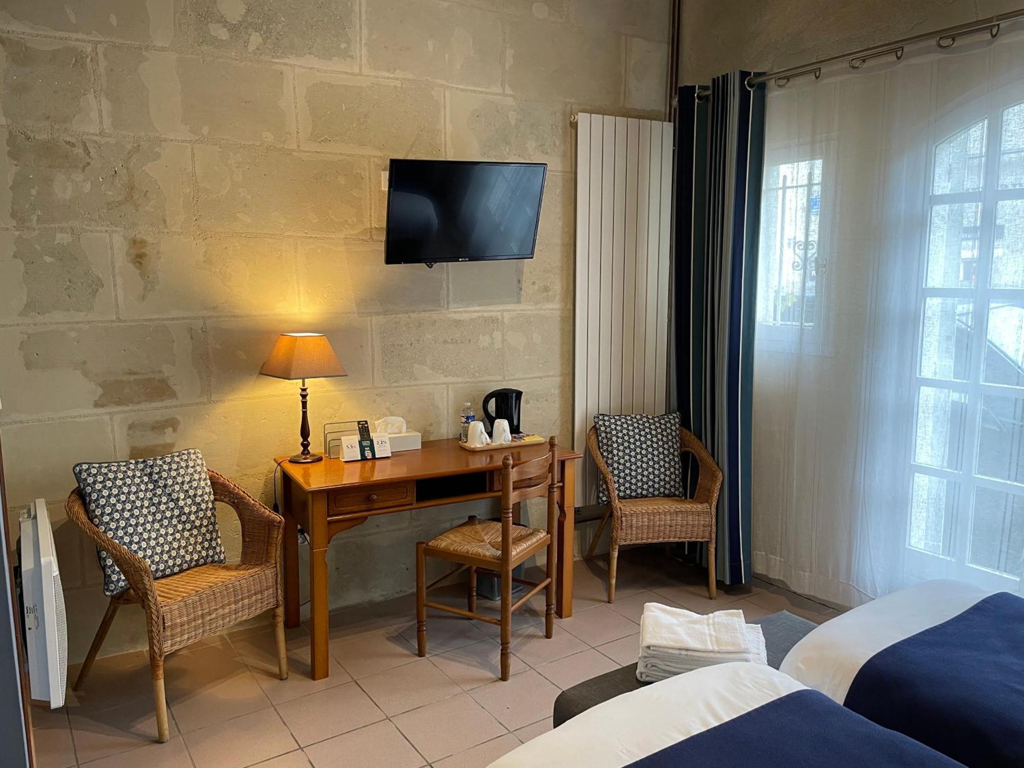 Logis Auberge Le Colombien - Hotel Et Restaurant Villandry Dış mekan fotoğraf