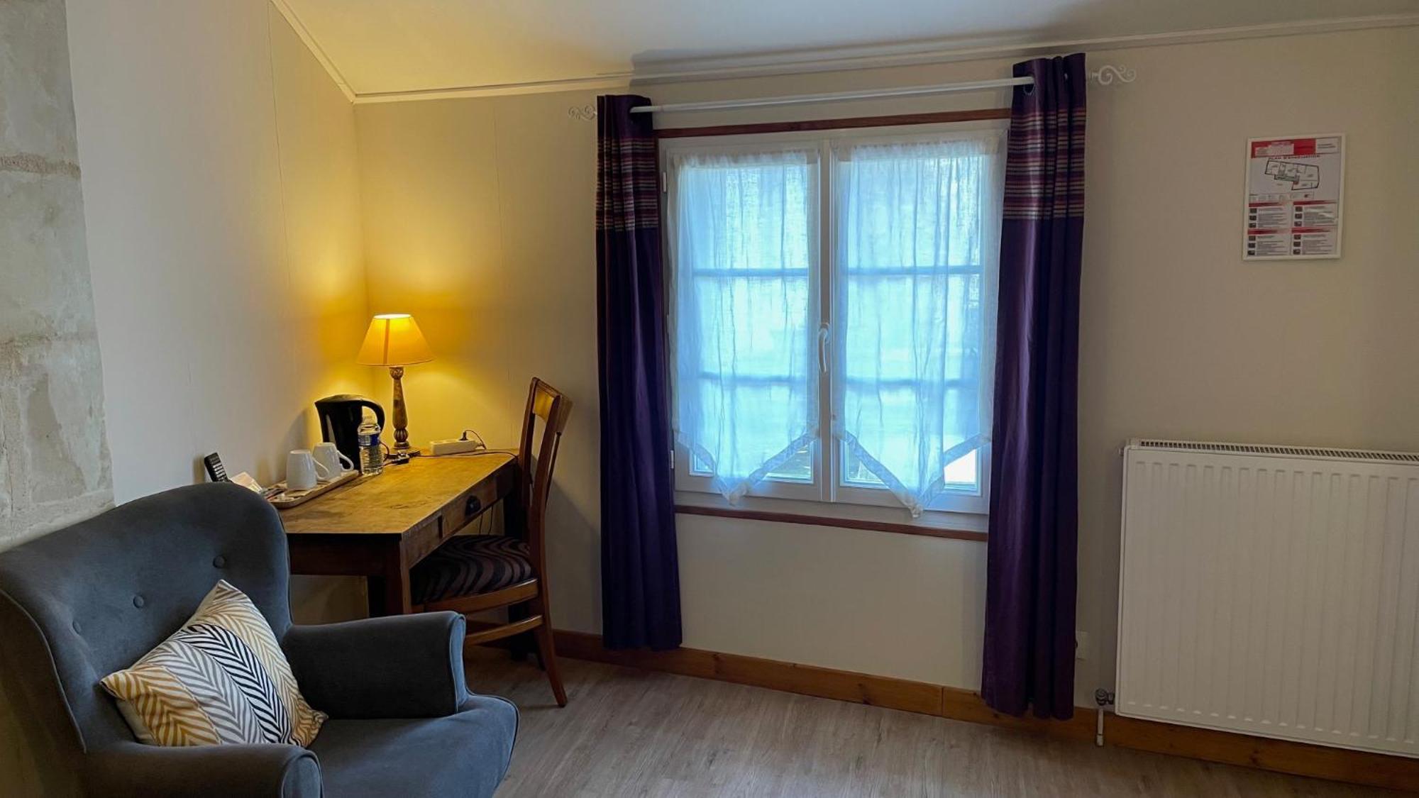 Logis Auberge Le Colombien - Hotel Et Restaurant Villandry Dış mekan fotoğraf