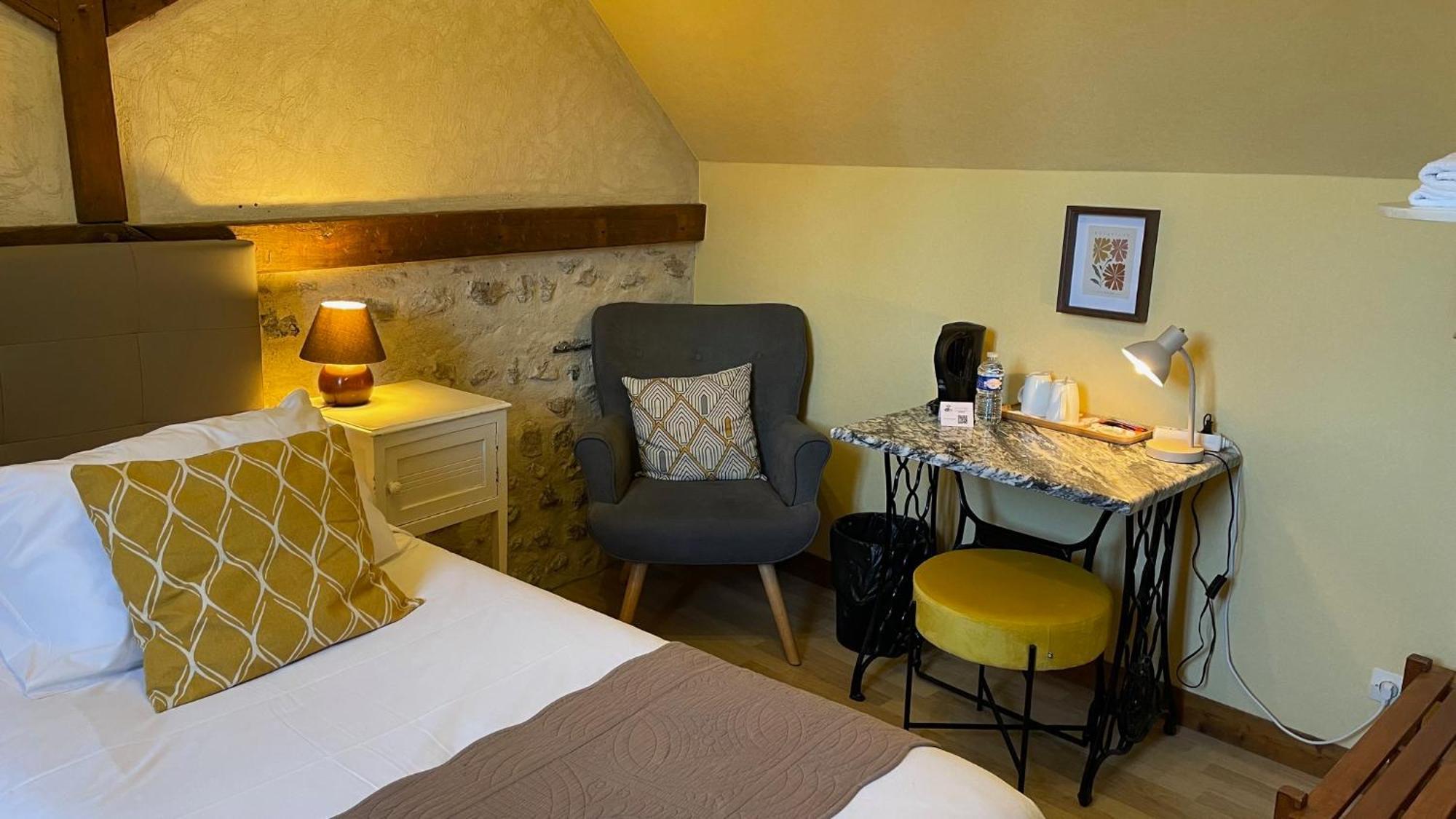 Logis Auberge Le Colombien - Hotel Et Restaurant Villandry Dış mekan fotoğraf
