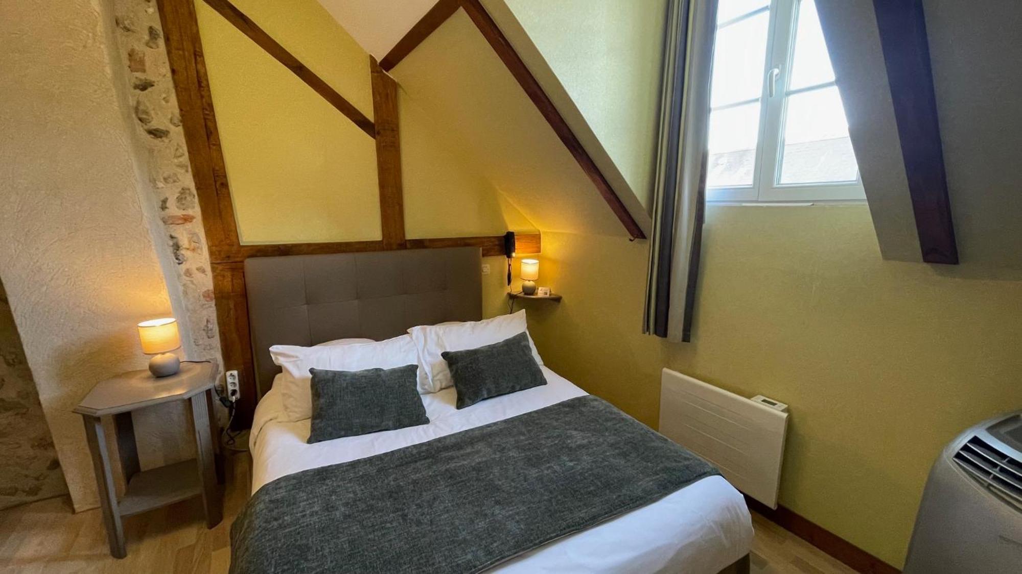Logis Auberge Le Colombien - Hotel Et Restaurant Villandry Dış mekan fotoğraf