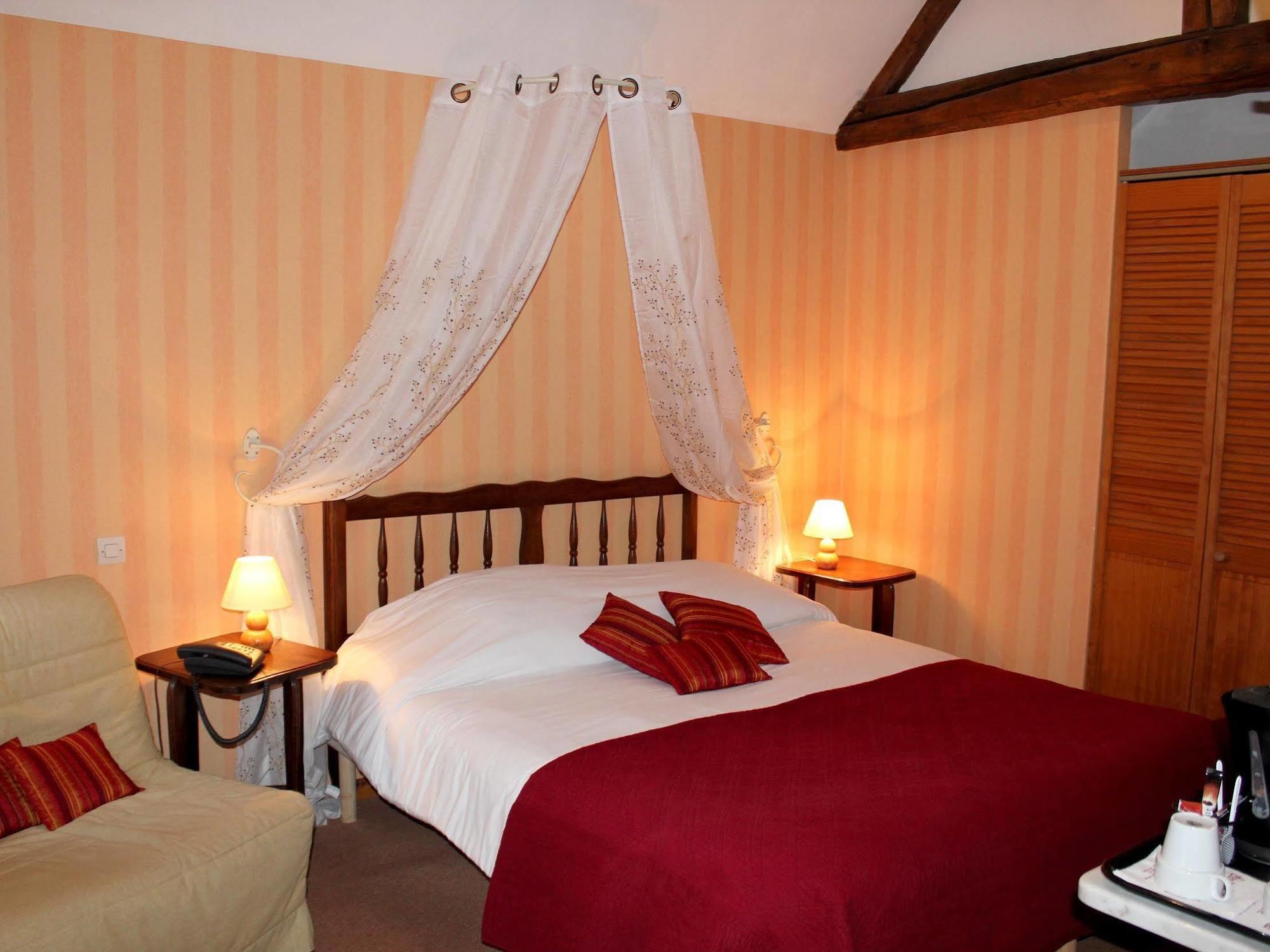 Logis Auberge Le Colombien - Hotel Et Restaurant Villandry Dış mekan fotoğraf