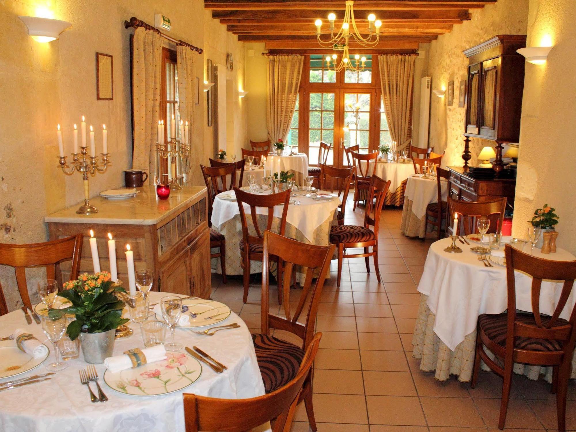Logis Auberge Le Colombien - Hotel Et Restaurant Villandry Dış mekan fotoğraf